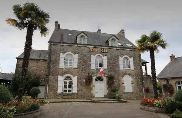 Monte Escalier 35 Fabricant monte escalier Bourg-des-Comptes