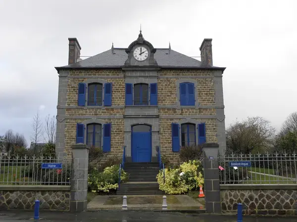 Monte Escalier 35 Fabricant monte escalier La Baussaine